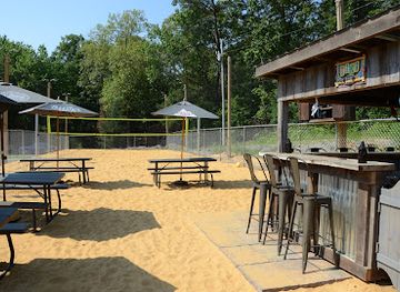 kentucky/land-between-the-lakes-national-recreation-area/bar/boss-hoggs-bar-grill