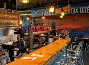 michigan/charlevoix/bar/lake-charlevoix-brewing-co