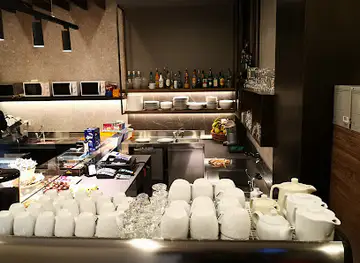 White Bar
