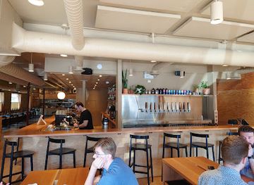 canada/edmonton-capital-region/bar/next-door