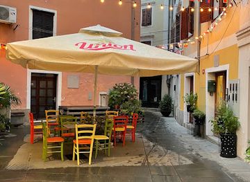 slovenia/izola/bar/bife-pri-kralju