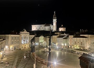 slovenia/piran/bar/sky-bar-bushy