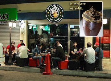mexico/veracruz/malecon/bar/la-miche-del-puerto