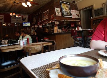 virginia/george-washington-and-jefferson-national-forests/bar/lindsay-s-roost-bar-and-grill