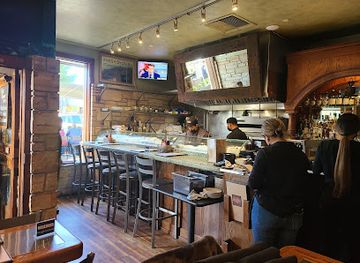 california/carmel-by-the-sea/bar/a-w-shucks-cocktail-oyster-bar