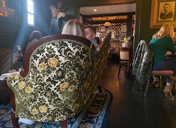 tennessee/ruby-falls/bar/the-rosecomb