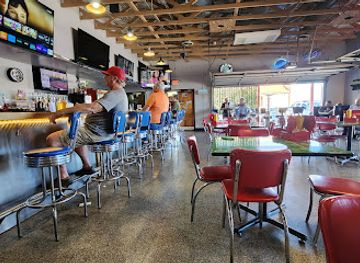 arizona/verde-valley/bar/the-garage-a-sports-bar-b-q