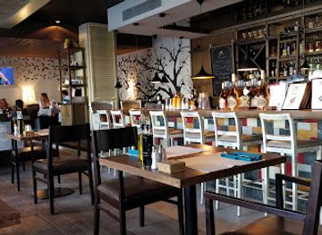 bulgaria/pleven/bar/canape-food-strip-club