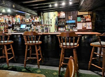 jersey/st-ouen/bar/the-priory-inn-devils-hole