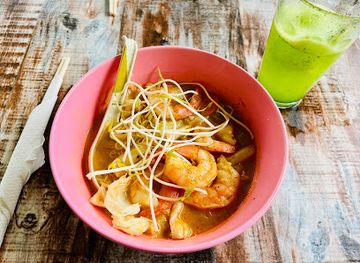 vanuatu/ambae-island/bar/thai-cuisine