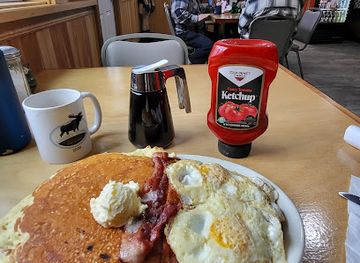 maine/sugarloaf-mountain/bar/looney-moose-cafe