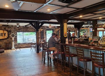 rhode-island/south-county/bar/oak-hill-tavern-bbq