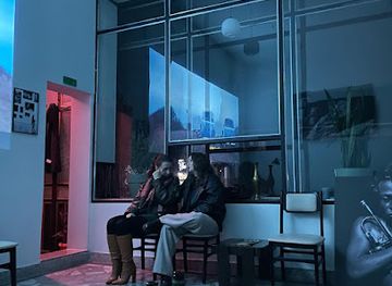 kosovo/drenica/bar/looney-house