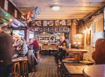 ireland/county-waterford/bar/the-hub