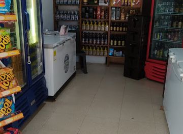 colombia/cano-cristales/bar/licorera-la-clinica