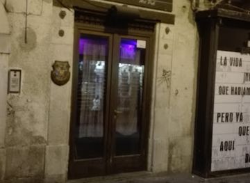 italy/molise/bar/portrait-art-pub