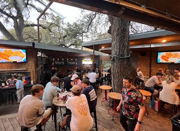 texas/mckinney-falls-state-park/bar/white-tiger