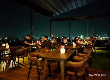 philippines/luzon/bar/the-nautilus-bar