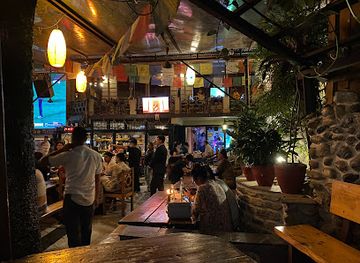 nepal/mid-hills/bar/busy-bee-cafe