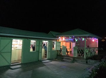 saint-kitts-and-nevis/cotton-ground/bar/hill-crest