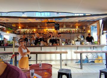 france/montpellier/port-marianne/bar/willie-carter-sharpe