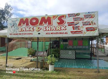 trinidad-and-tobago/maracas-bay/bar/mom-s-bake-shark