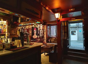 spain/camino-de-santiago/bar/fuco-lois-santiago-de-compostela