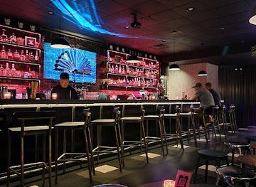 illinois/northeastern-illinois/bar/nine-bar