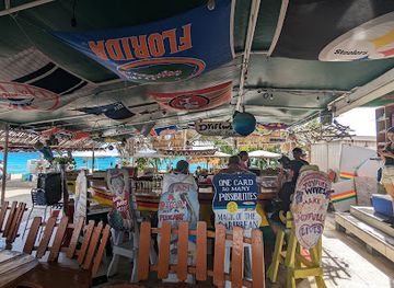 sint-maarten/le-galion-beach/bar/driftwood-boat-bar