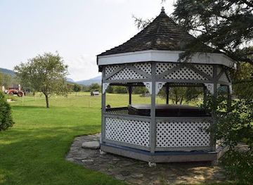 vermont/green-mountains/bar/the-black-lantern-inn