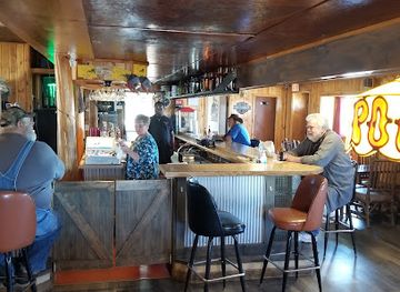 michigan/northern-michigan/bar/beach-s-up-north-tavern
