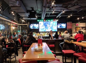 canada/yukon/bar/shoeless-joe-s-sports-grill