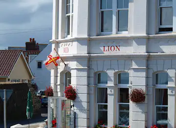 The Red Lion - Randalls