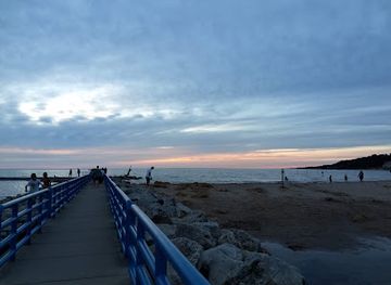 michigan/holland-state-park/bar/beachplace-at-holland-park-cafe