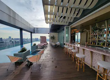 Las Palmas Rooftop Bar