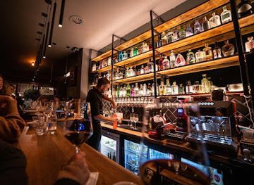 germany/wurzburg/altstadt/bar/heinrich