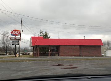 indiana/versailles-state-park/bar/dairy-queen-grill-chill
