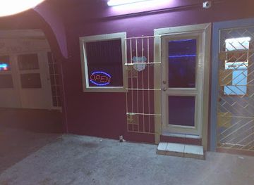 antigua-and-barbuda/saint-john/bar/francine-bar