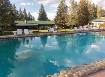 wyoming/great-divide-basin/bar/saratoga-hot-springs-resort