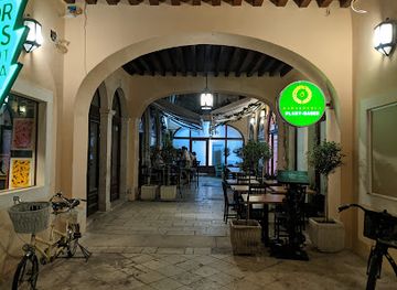 croatia/split/marjan/bar/pun-kufer-cocktail-bar