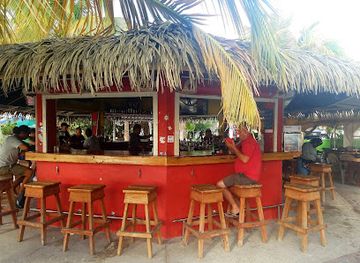sint-maarten/le-galion-beach/bar/buccaneer-beach-bar