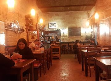 italy/apulia/bar/on-off-stutalacapa