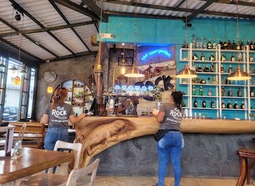 ecuador/puerto-ayora/bar/the-rock-galapagos