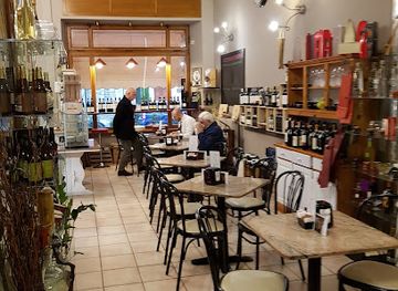 italy/piedmont/bar/different-wine-bar