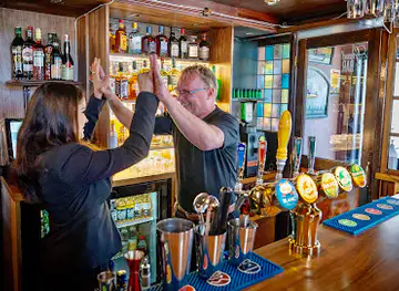 Grand Bar Halden