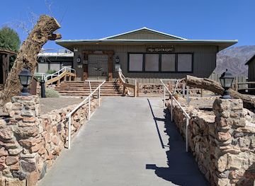 california/death-valley-national-park/bar/stovepipe-wells-village-saloon