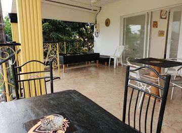 gabon/mayumba-national-park/bar/royal-tavern