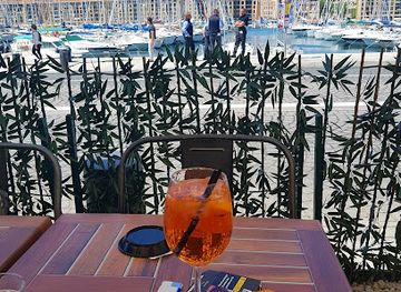 france/marseille/la-corniche/bar/bar-de-la-marine