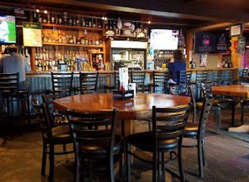 oregon/cascade-lakes-scenic-byway/bar/the-hideaway-tavern