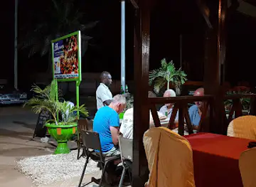 Muna's Bar And Restaurant